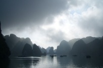 Bad weathers that might occur in Halong Bay and how to deal with cancellation because of them